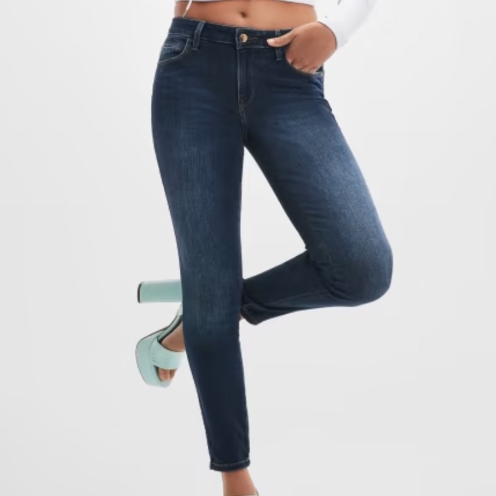 Guess Sexy Curve Mid-Rise Skinny Jeans NWT👖